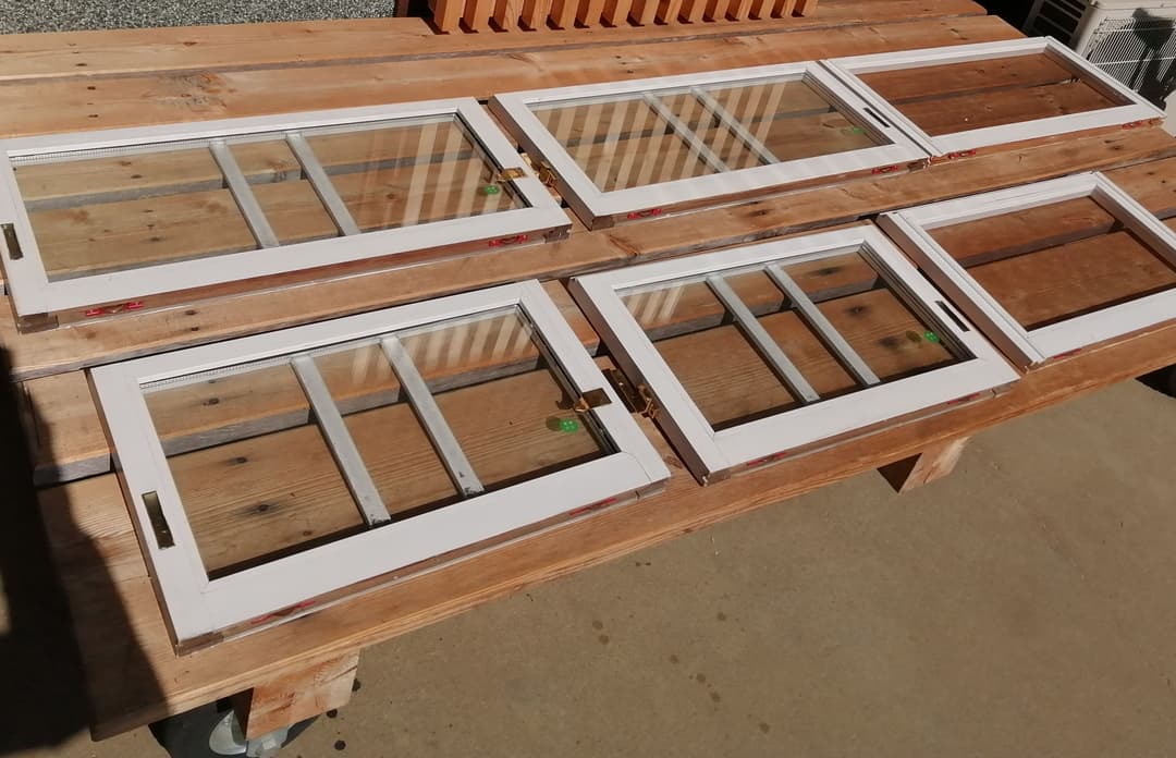 木製建具　透明ペアガラス　格子付引違い戸網戸付　欄間