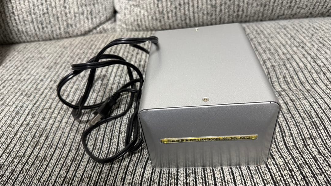 o*s様 変圧器 100V/220V 1500W step-up/step-do