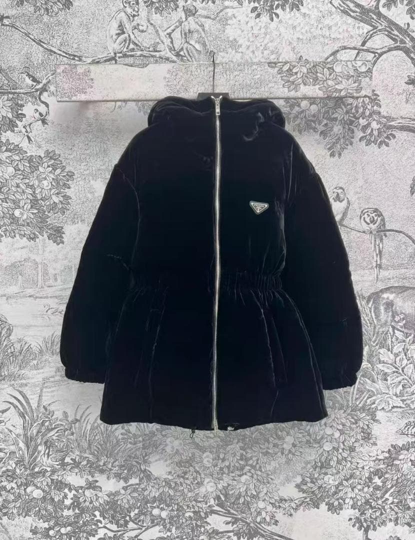 PRADA プラダ 黒 フード付きダウンジャケット